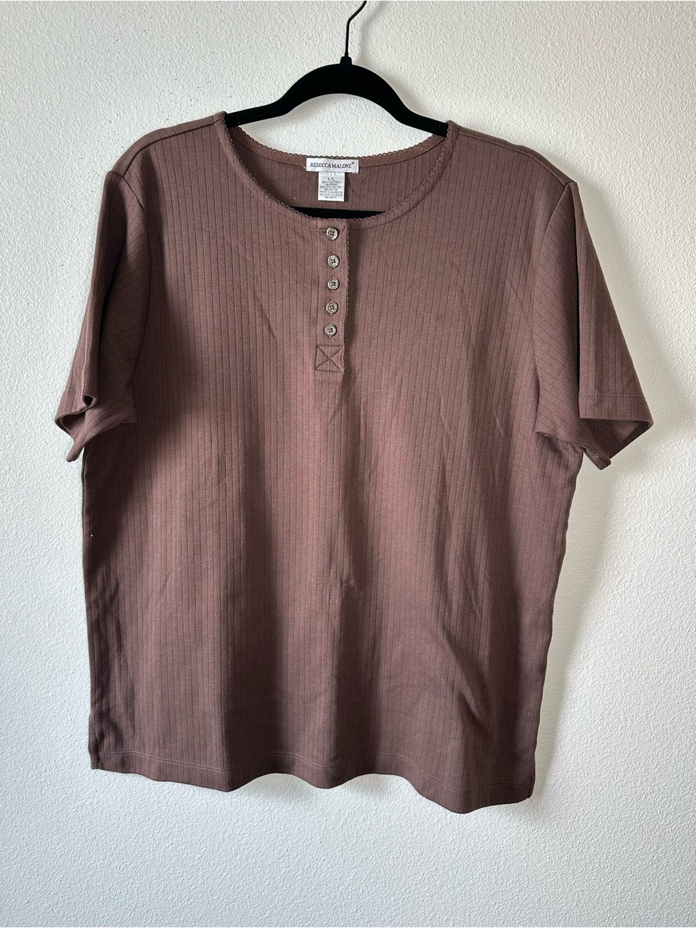 Rebecca Malone Mauve-Brown Ribbed Henley Short Sleeve Top